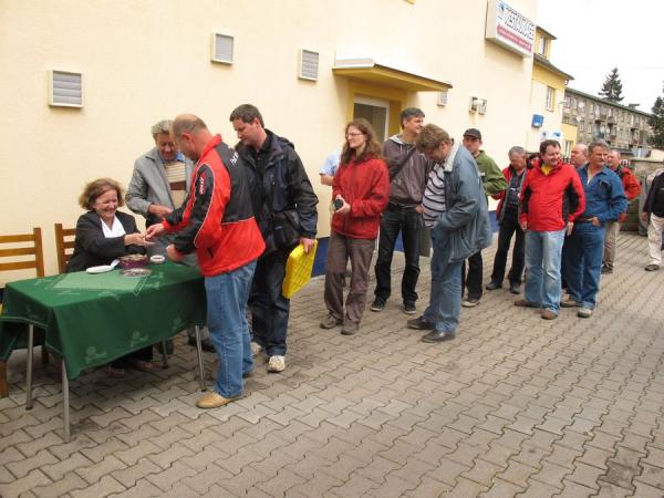 002_burza Dvur kralove-sm
